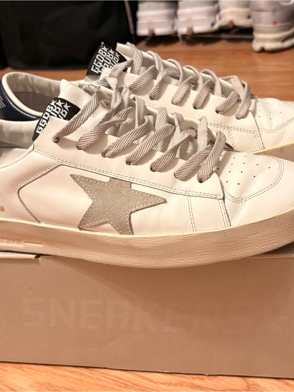 Golden Goose White Leather Low-Top Sneakers with Gray Star stardan men